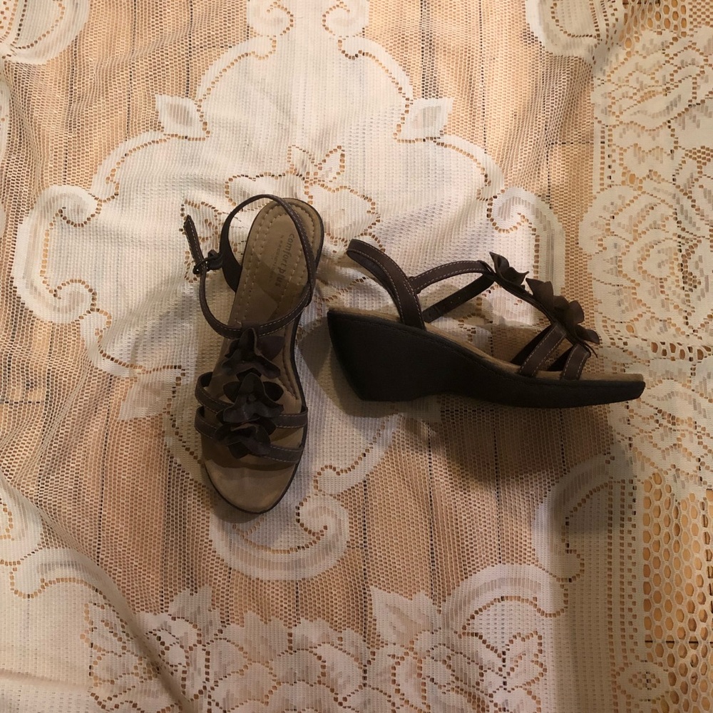 Dressy sandals